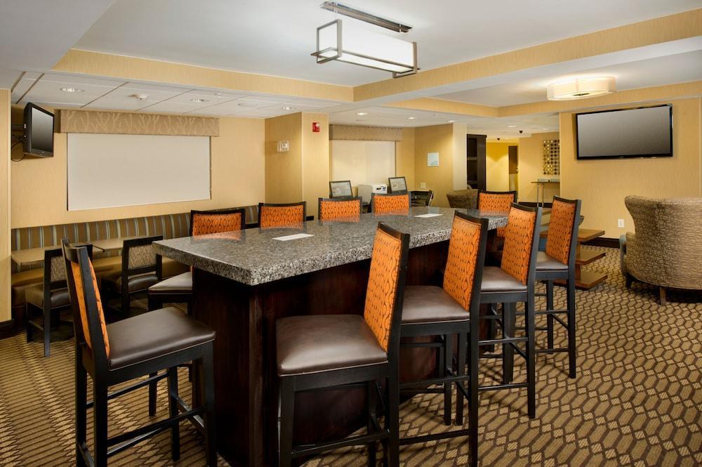 Holiday Inn Express - Waldorf By Ihg Exterior photo